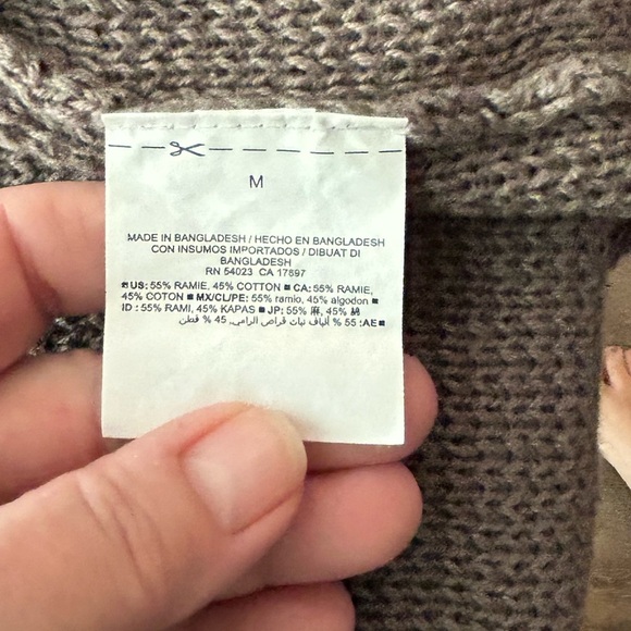 Old navy on hunter green knit-like short sleeve cardigan size M - Picture 3 of 6